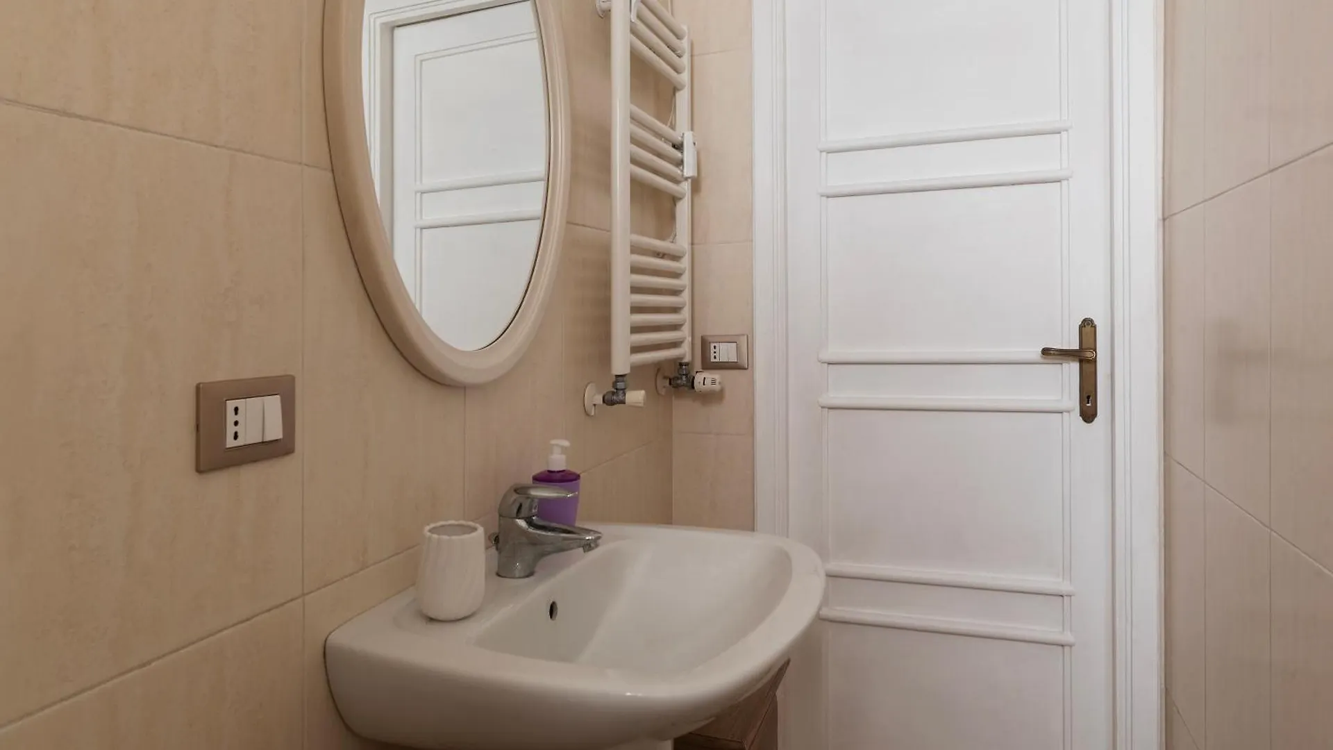 Piazza Zama Huge Apartment Roma Italia